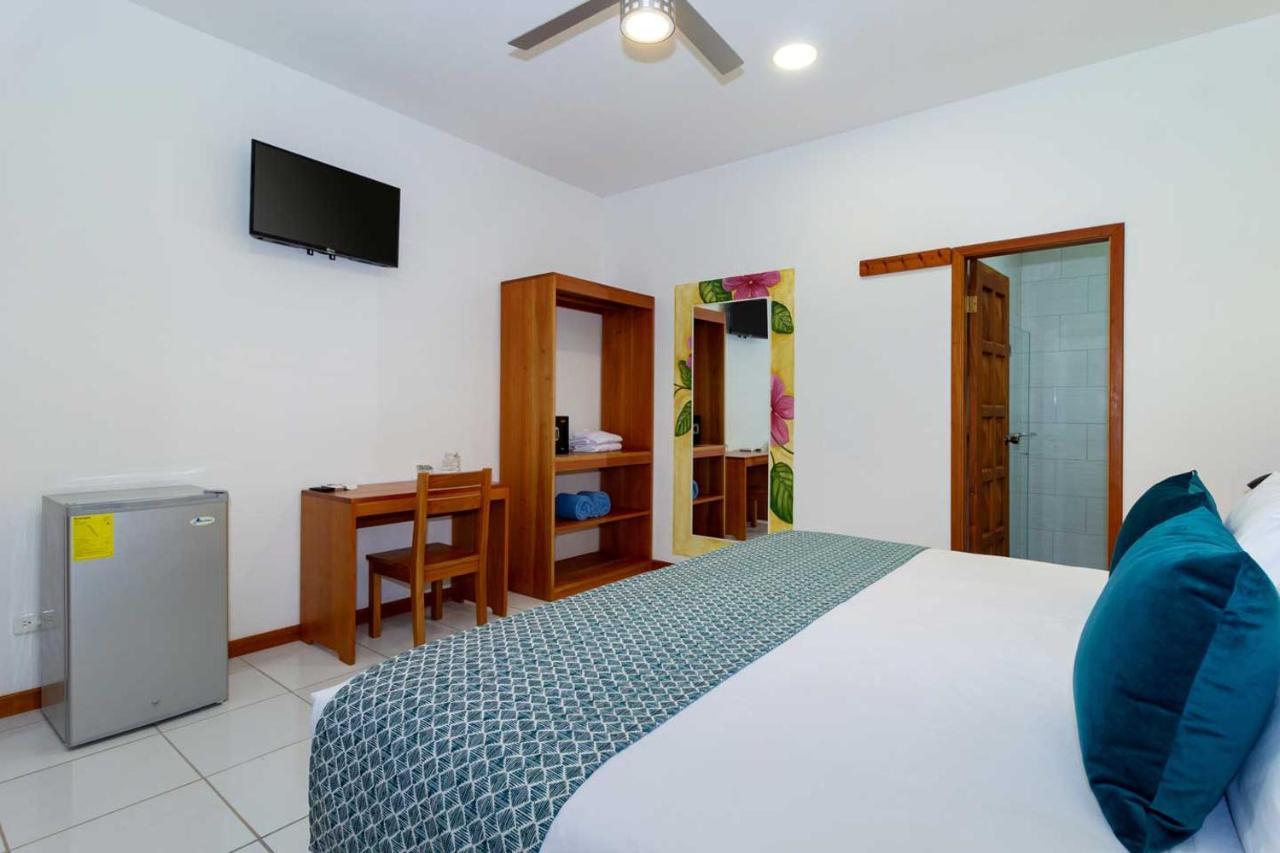 Plaza Luna Suites Puerto Ayora  Luaran gambar