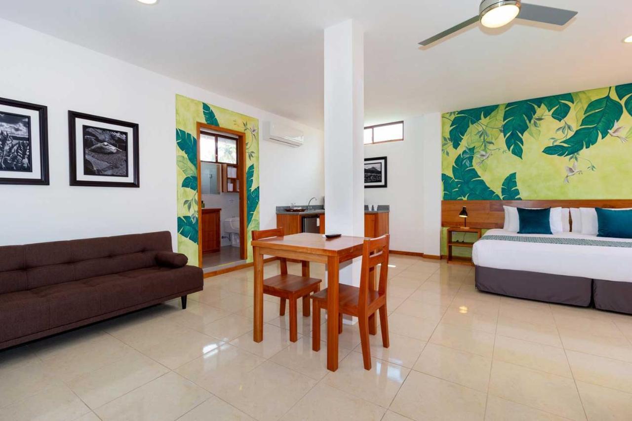 Plaza Luna Suites Puerto Ayora  Luaran gambar