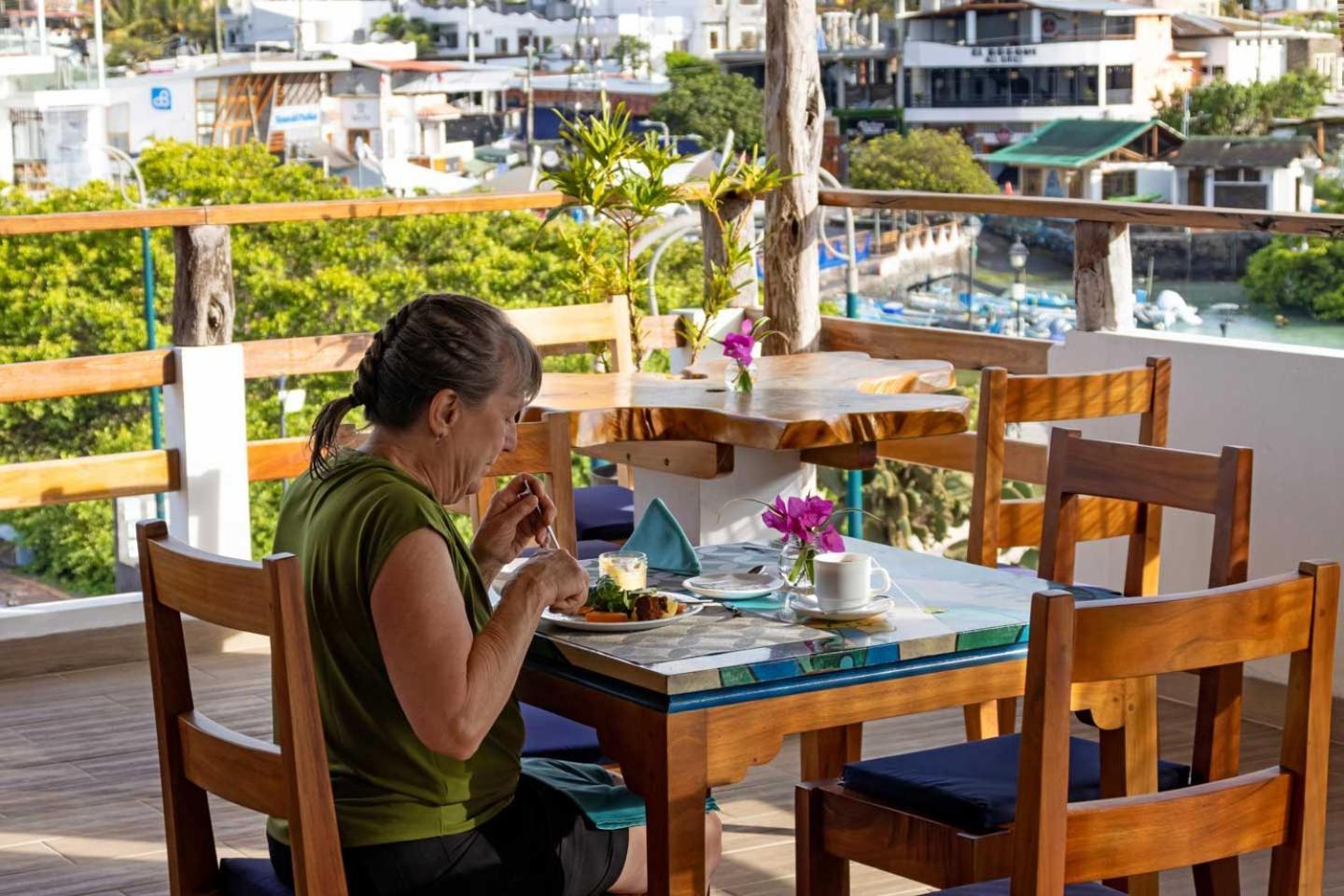 Plaza Luna Suites Puerto Ayora  Luaran gambar